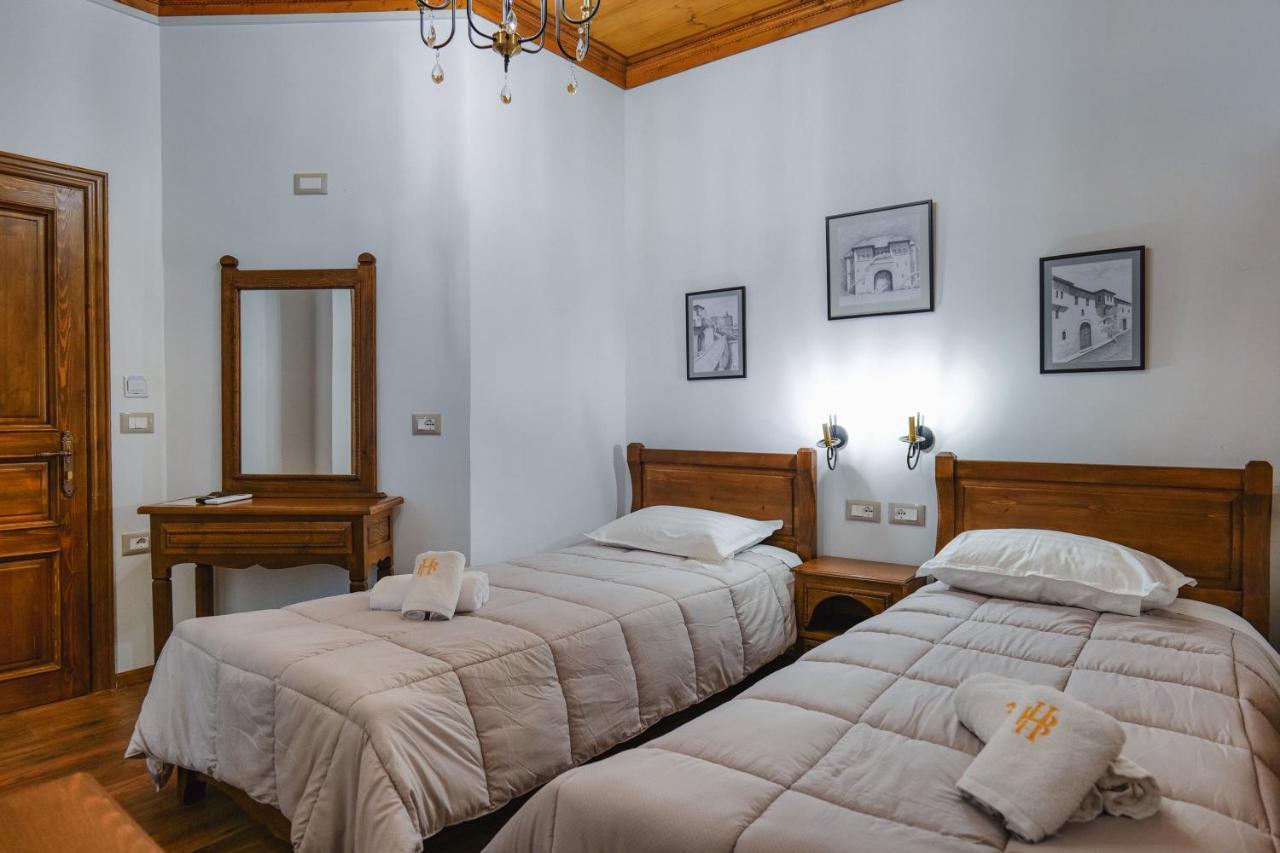 Hotel Bineri Гірокастра Екстер'єр фото