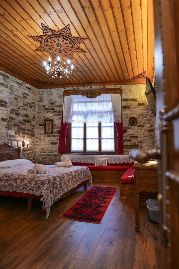 Hotel Bineri Гірокастра Екстер'єр фото