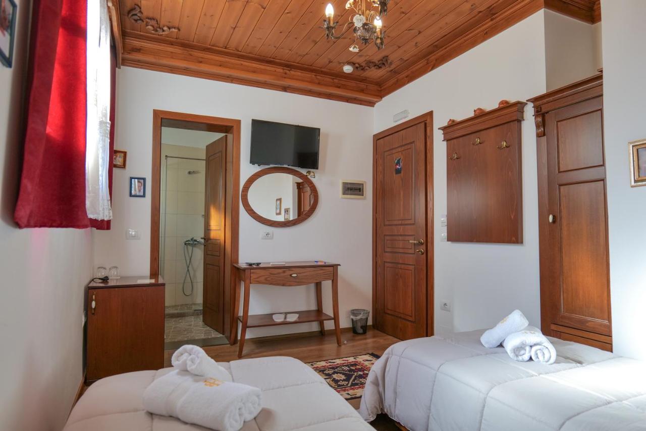 Hotel Bineri Гірокастра Екстер'єр фото