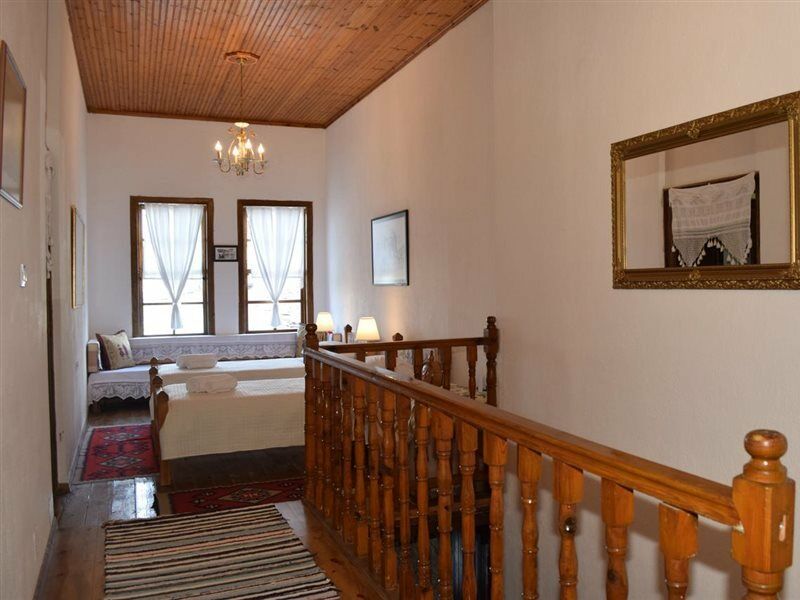 Hotel Bineri Гірокастра Екстер'єр фото
