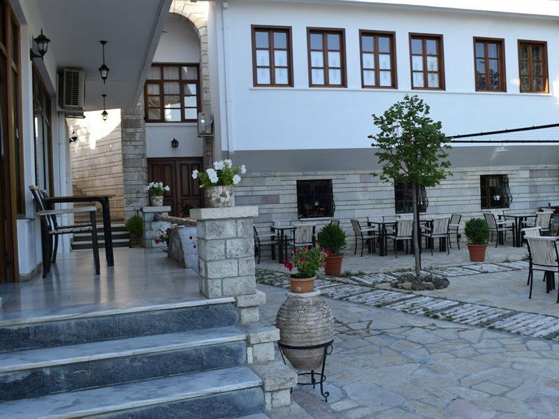 Hotel Bineri Гірокастра Екстер'єр фото
